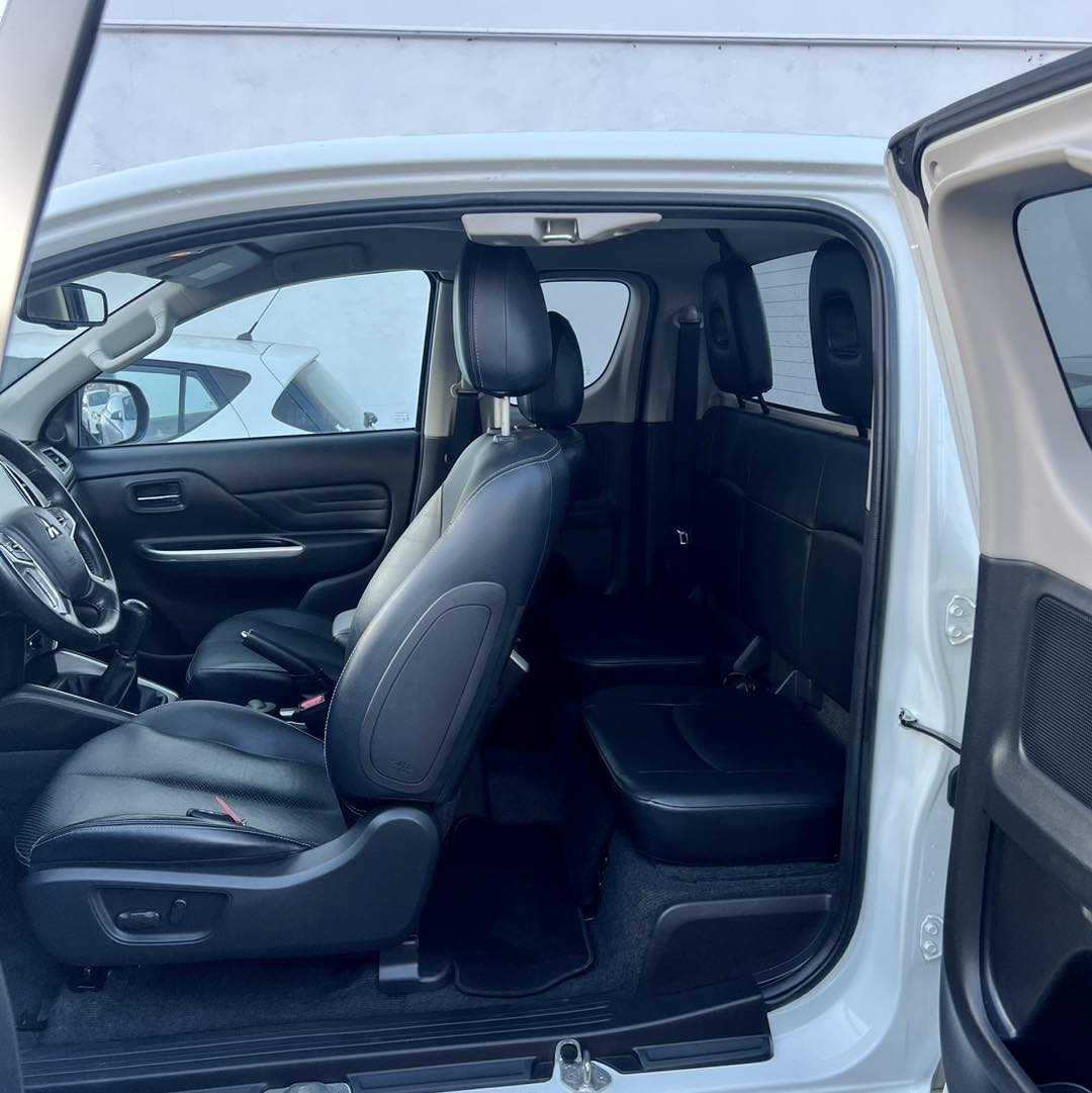 MITSUBISCHI L200 4WD