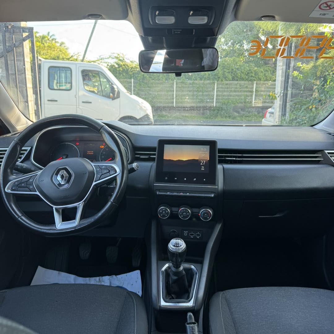 RENAULT CLIO V