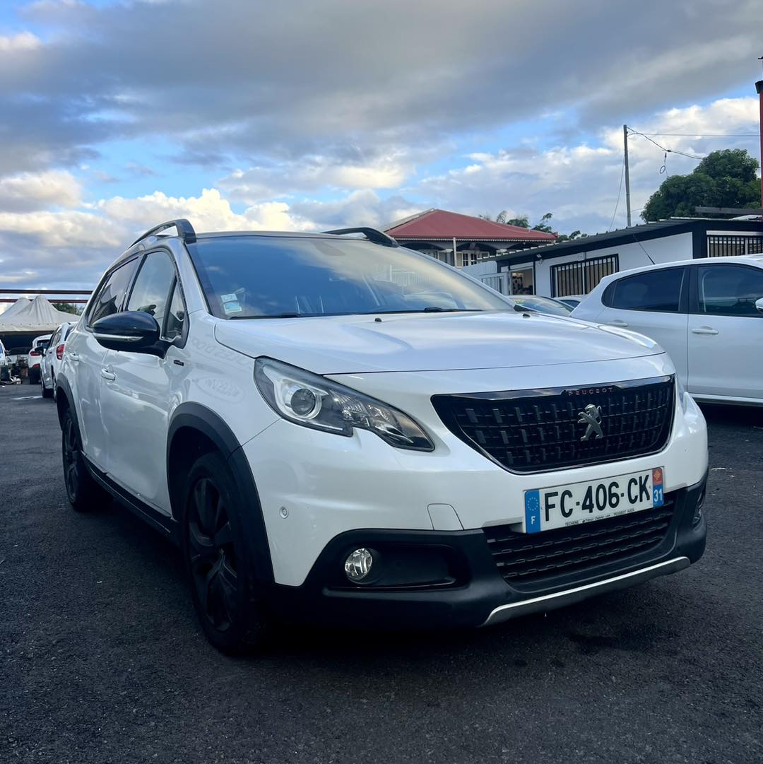 PEUGEOT 2008 GT LINE