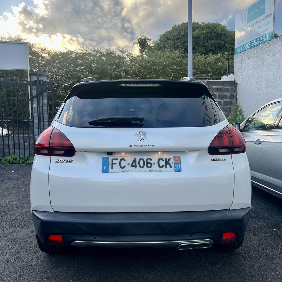 PEUGEOT 2008 GT LINE