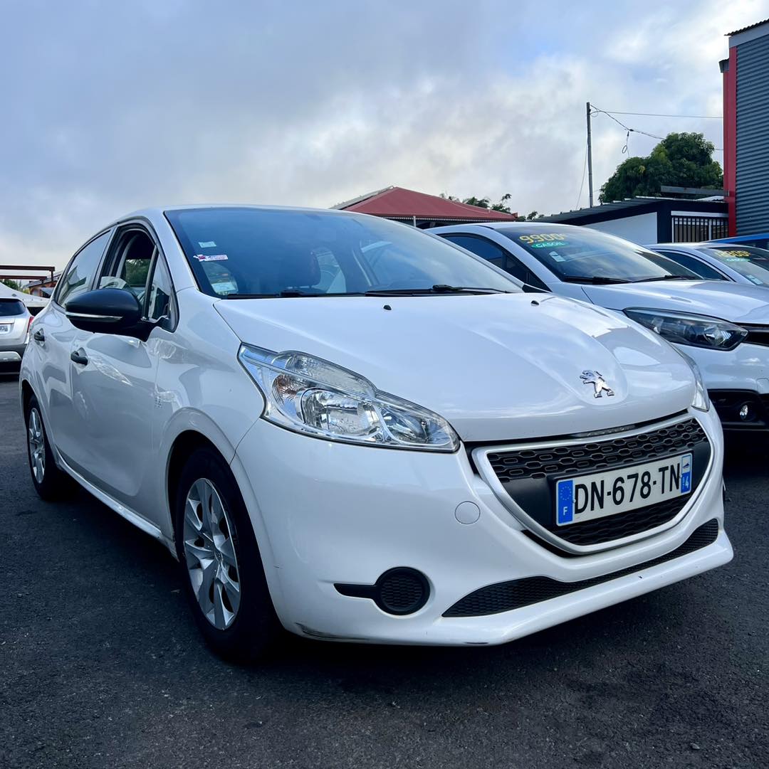 PEUGEOT 208 HDI