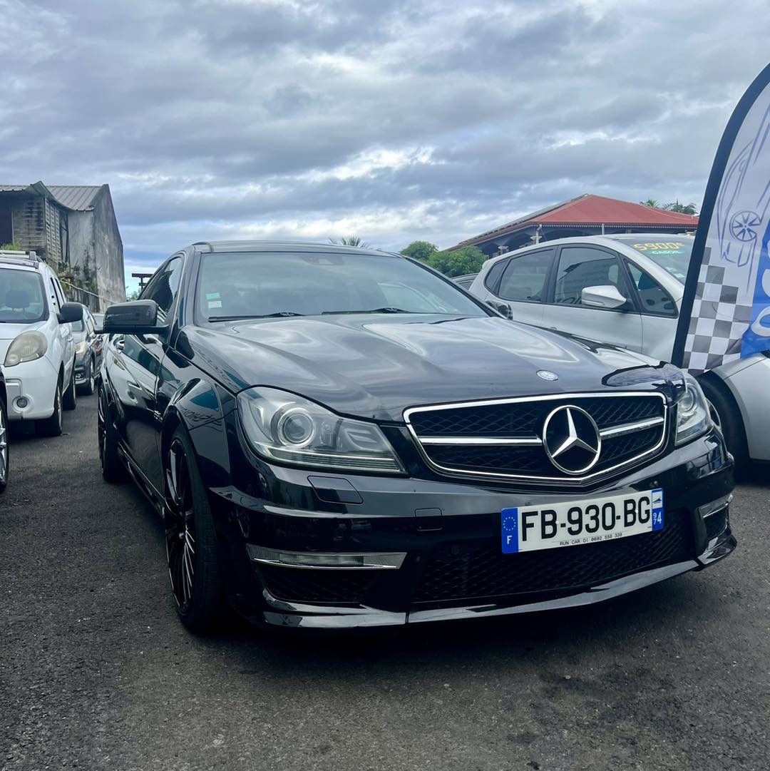 MERCEDES BENZ C63 AMG