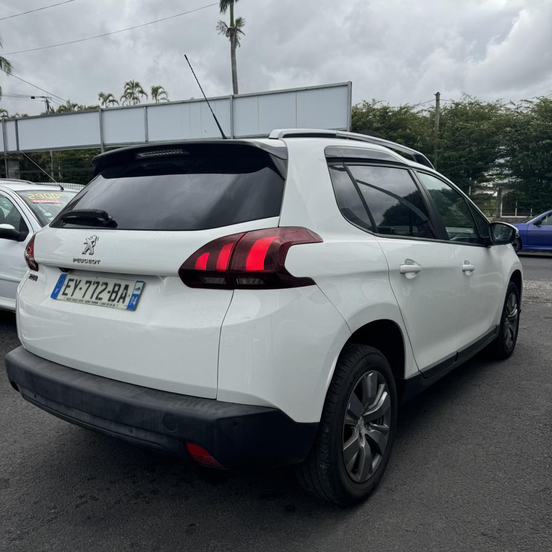 PEUGEOT 2008