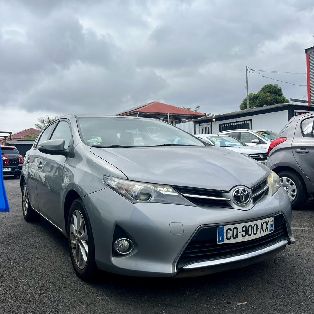 TOYOTA AURIS D4D