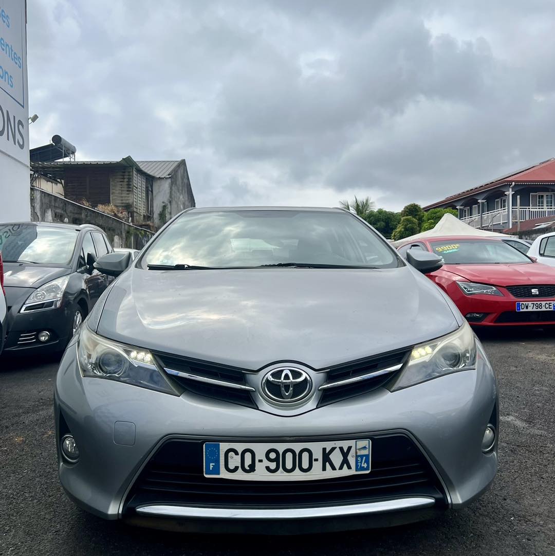 TOYOTA AURIS D4D