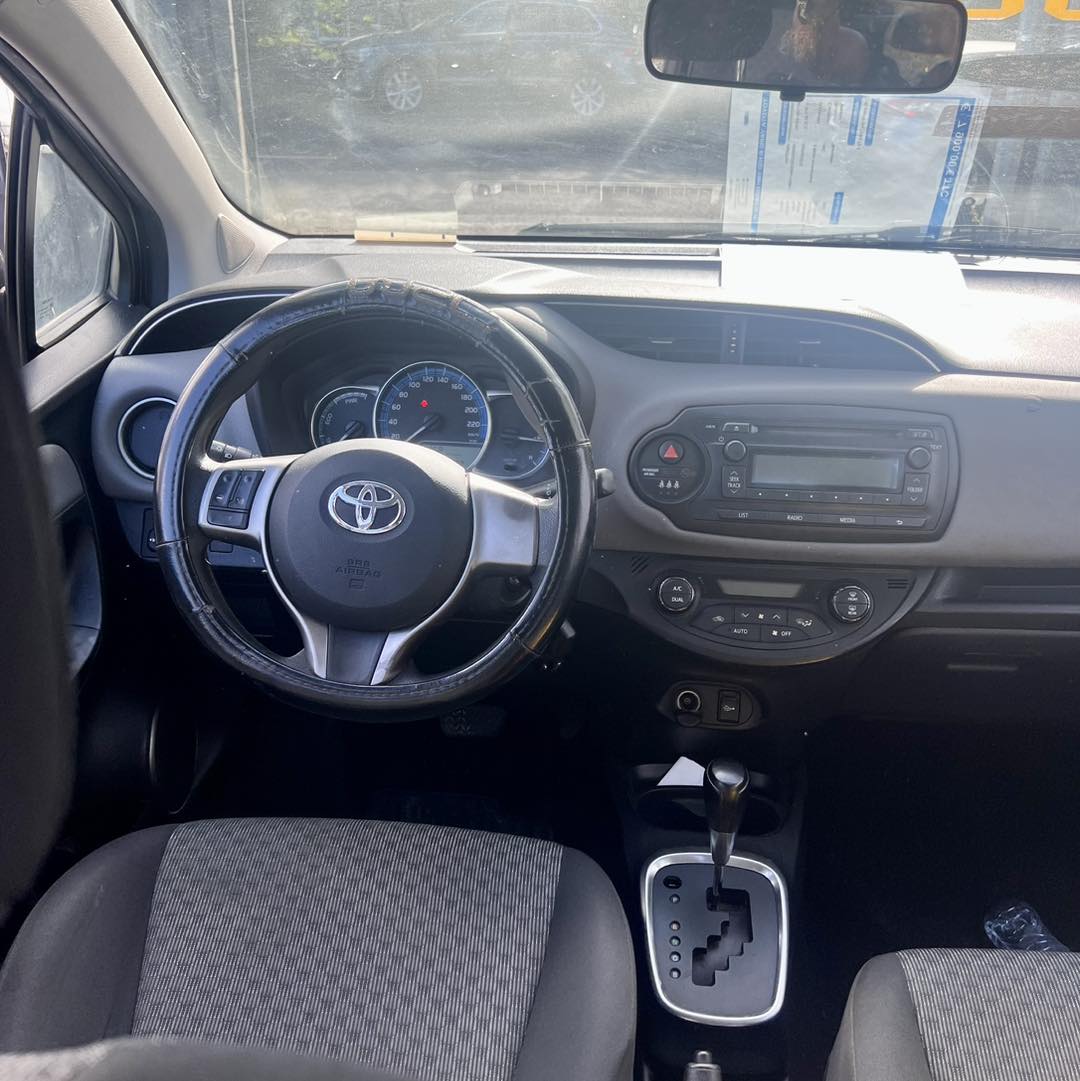 TOYOTA YARIS HYBRID